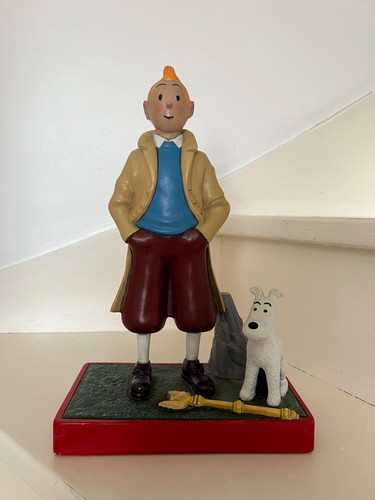 Tintin statue - tintin,